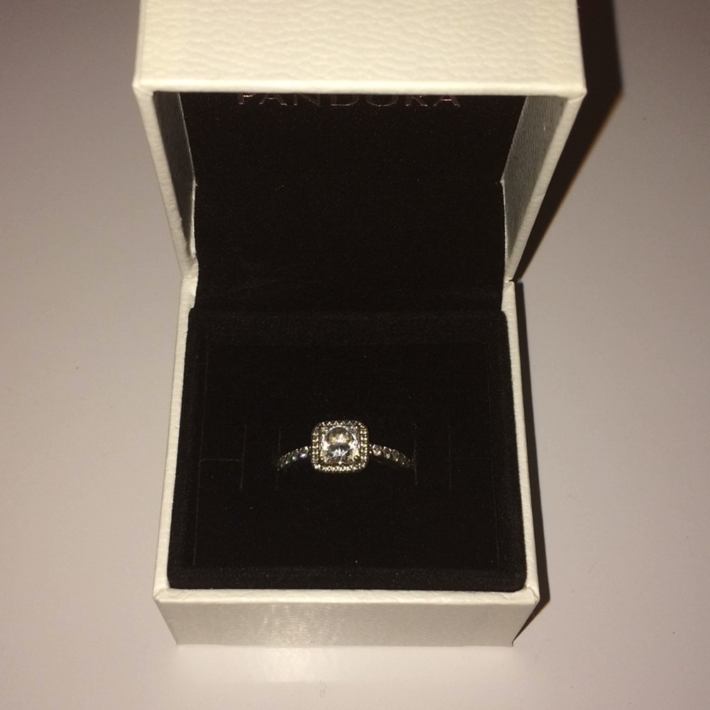 Pandora Ring